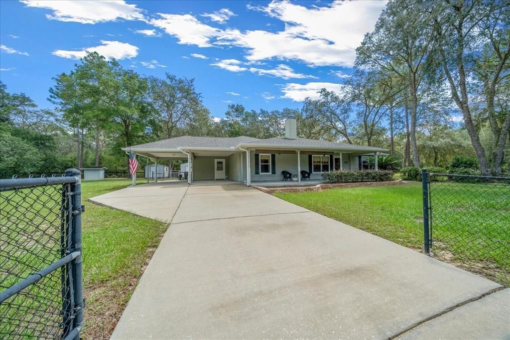 For Sale: $429,900 (4 beds, 3 baths, 1572 Square Feet)
