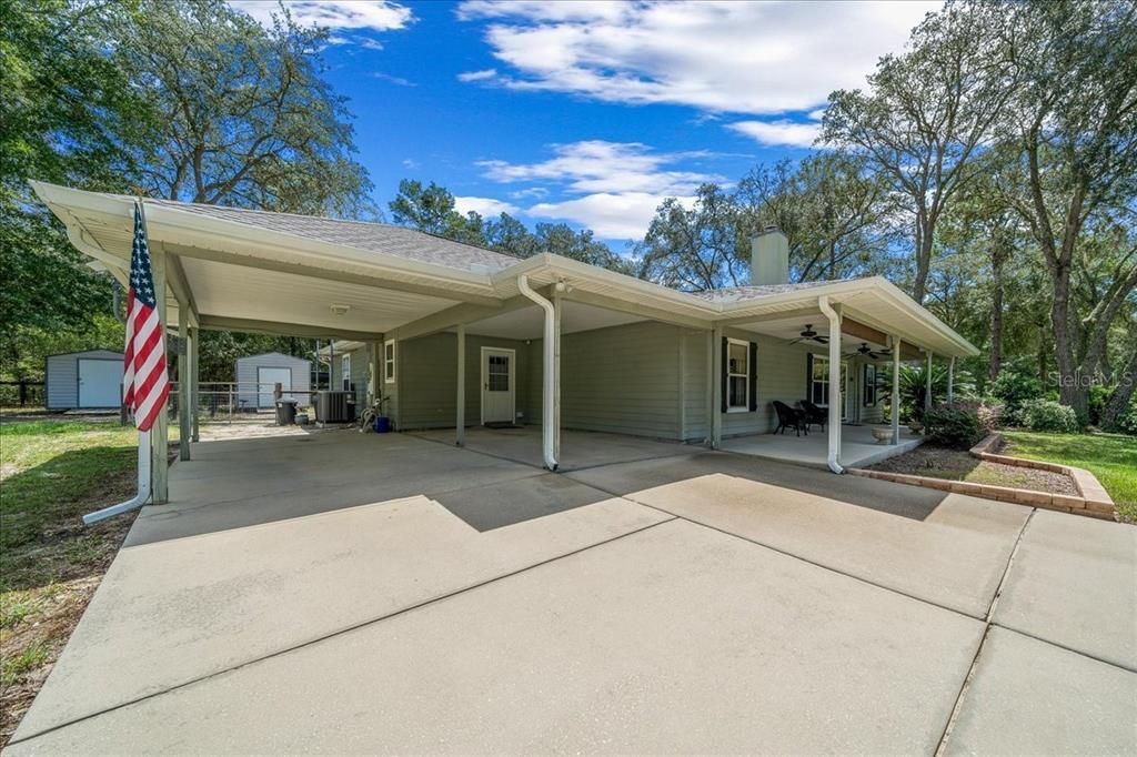 For Sale: $429,900 (4 beds, 3 baths, 1572 Square Feet)