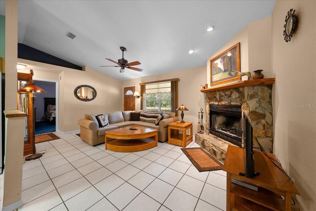 For Sale: $429,900 (4 beds, 3 baths, 1572 Square Feet)