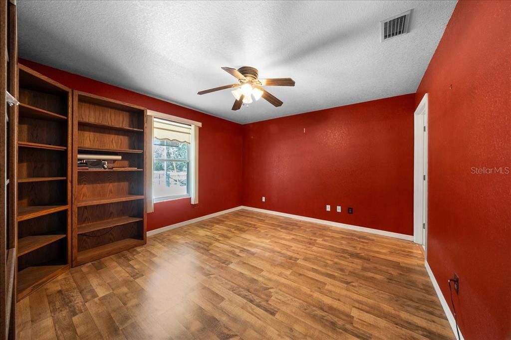For Sale: $429,900 (4 beds, 3 baths, 1572 Square Feet)