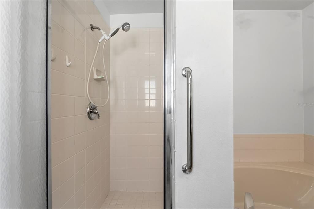For Sale: $265,000 (2 beds, 2 baths, 1387 Square Feet)
