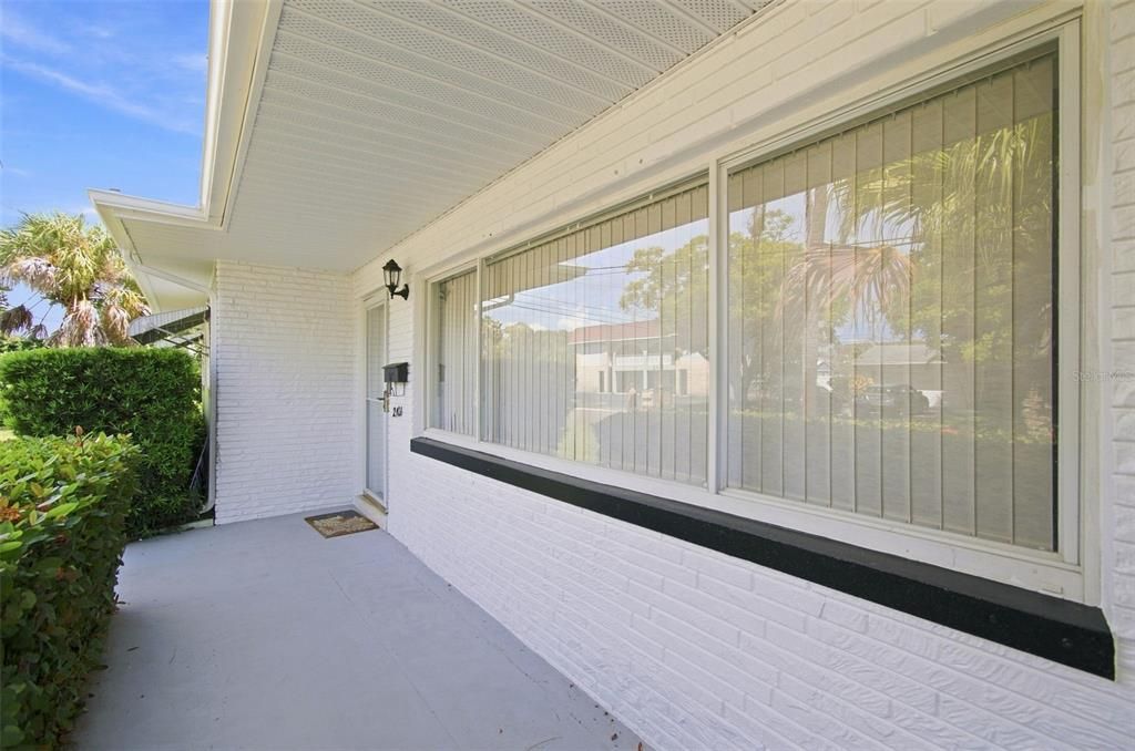 For Sale: $349,900 (3 beds, 2 baths, 1184 Square Feet)