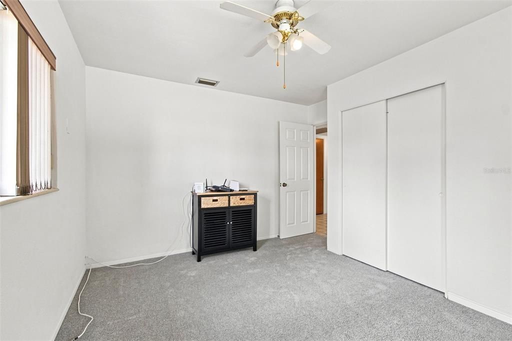 For Sale: $349,900 (3 beds, 2 baths, 1184 Square Feet)