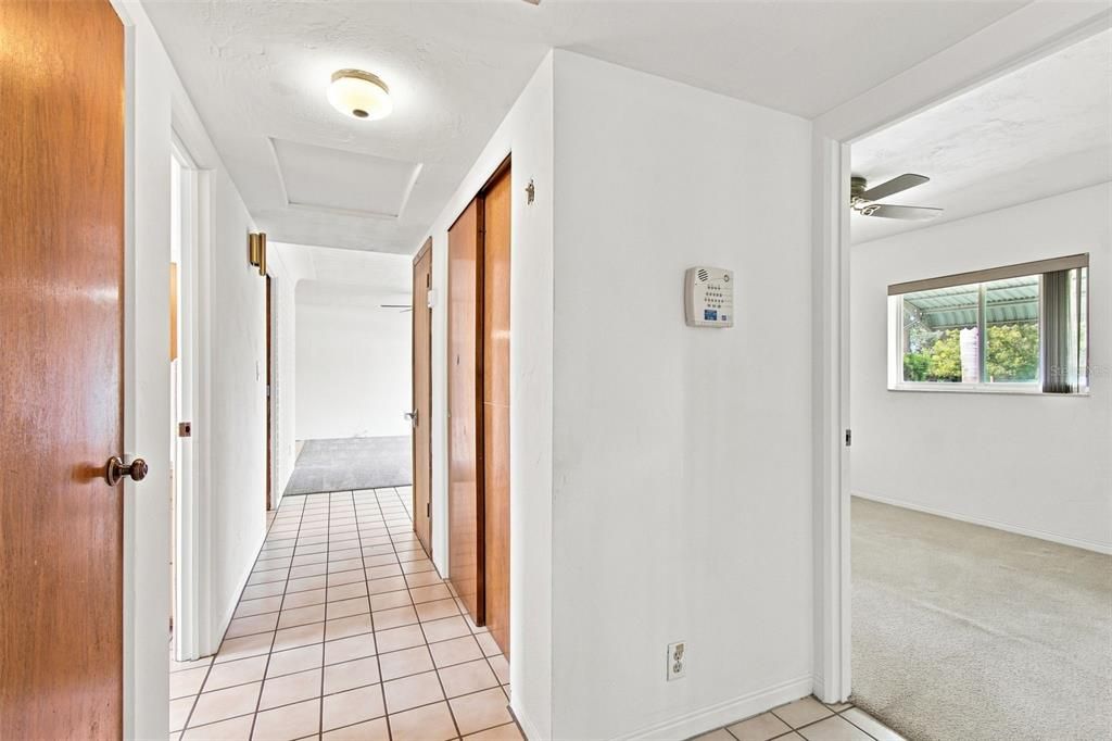 For Sale: $349,900 (3 beds, 2 baths, 1184 Square Feet)