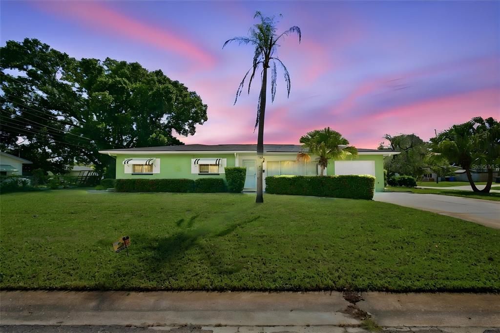 For Sale: $349,900 (3 beds, 2 baths, 1184 Square Feet)
