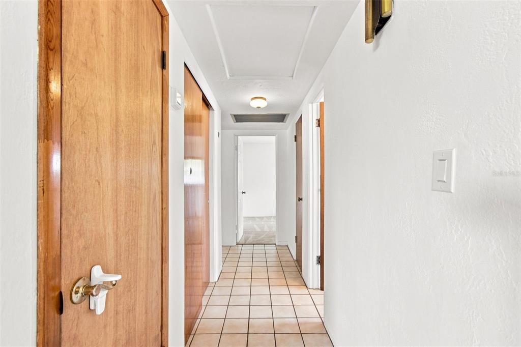 For Sale: $349,900 (3 beds, 2 baths, 1184 Square Feet)