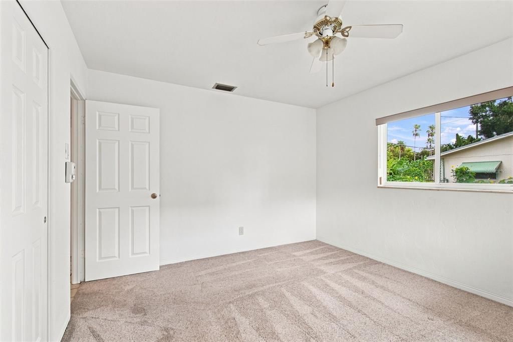For Sale: $349,900 (3 beds, 2 baths, 1184 Square Feet)
