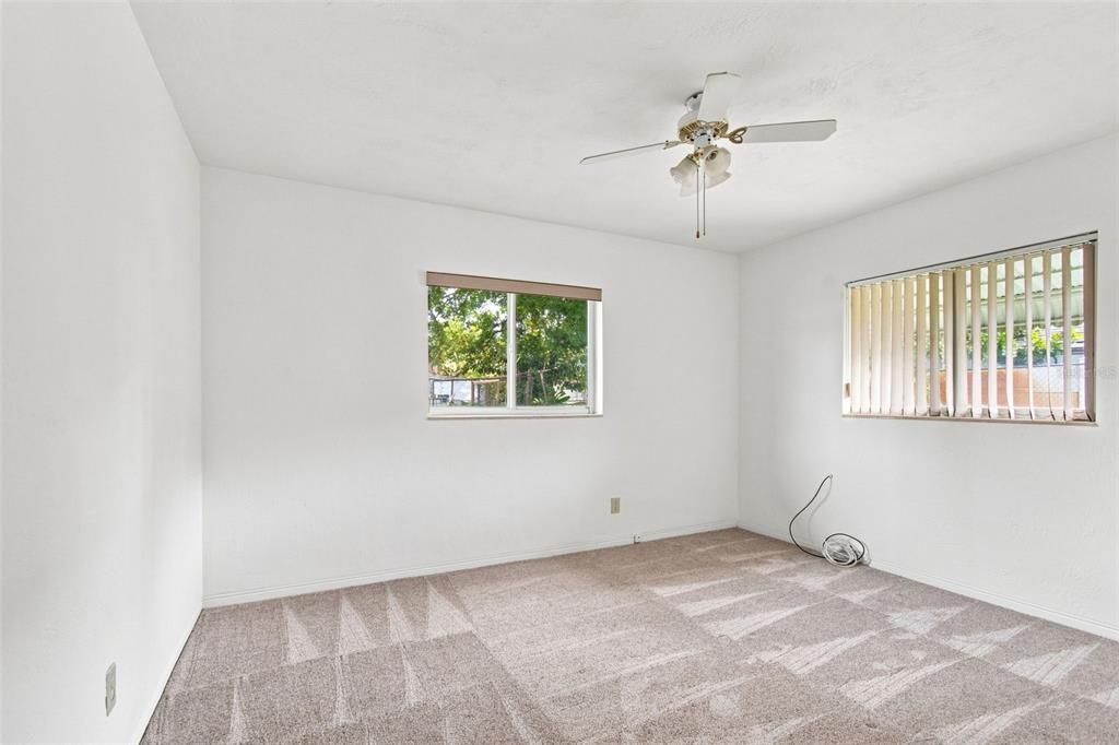 For Sale: $349,900 (3 beds, 2 baths, 1184 Square Feet)