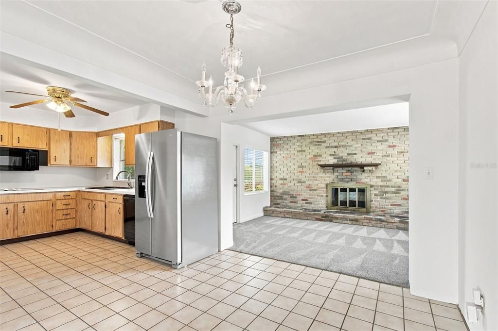 For Sale: $349,900 (3 beds, 2 baths, 1184 Square Feet)