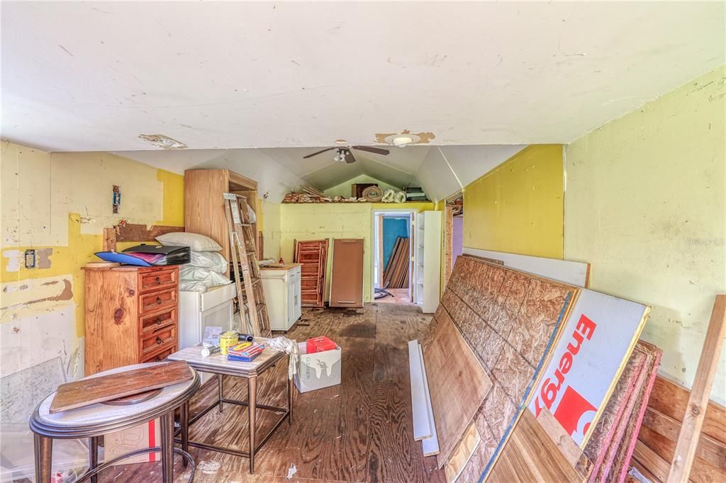 For Sale: $150,000 (2 beds, 1 baths, 672 Square Feet)