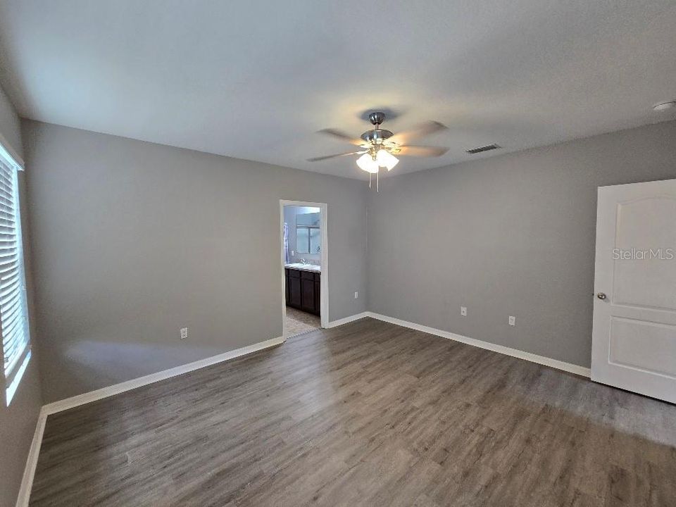 For Rent: $2,000 (4 beds, 2 baths, 1842 Square Feet)