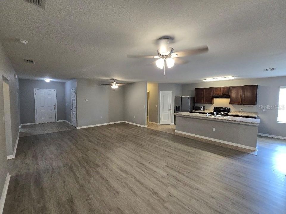 For Rent: $2,000 (4 beds, 2 baths, 1842 Square Feet)