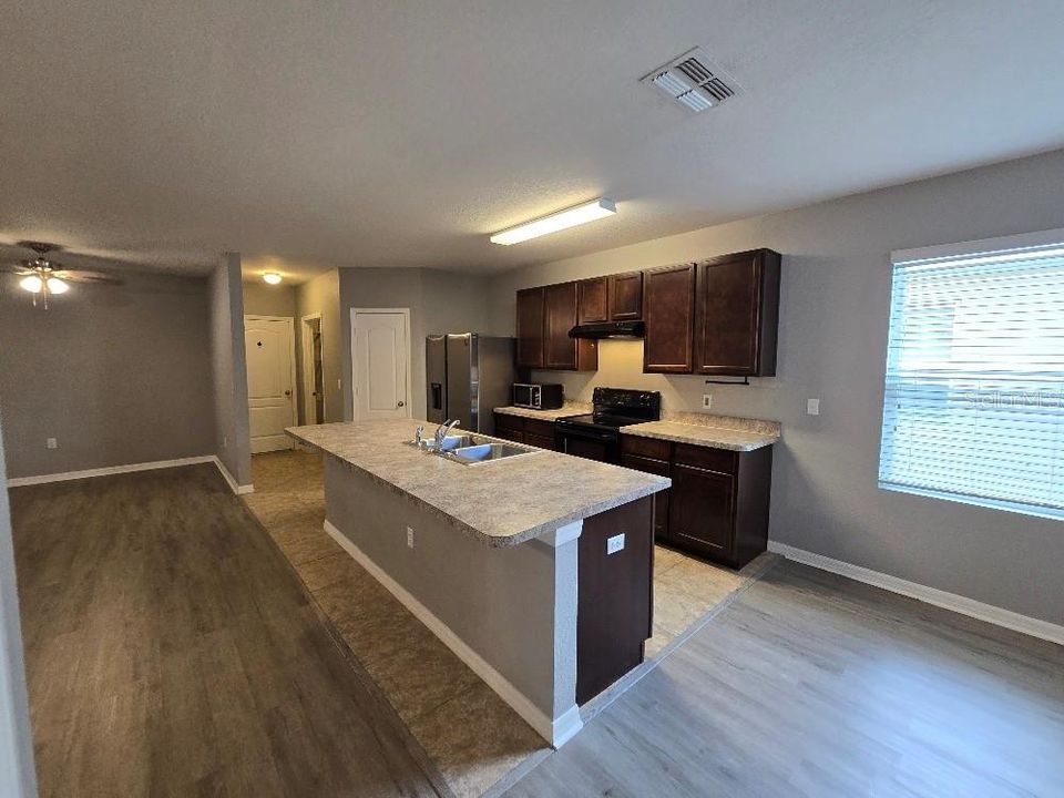 For Rent: $2,000 (4 beds, 2 baths, 1842 Square Feet)