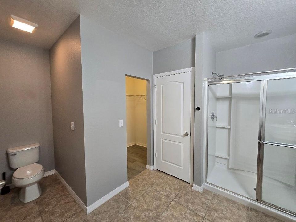 For Rent: $2,000 (4 beds, 2 baths, 1842 Square Feet)