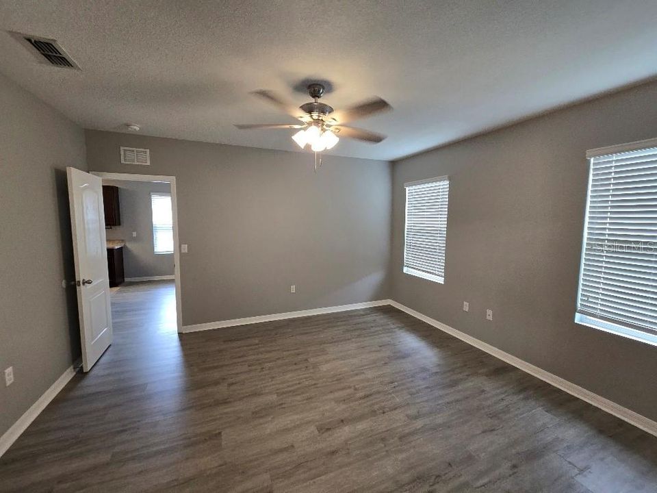 For Rent: $2,000 (4 beds, 2 baths, 1842 Square Feet)