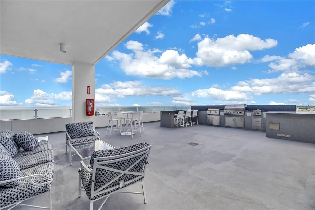 For Sale: $1,895,000 (3 beds, 3 baths, 2120 Square Feet)
