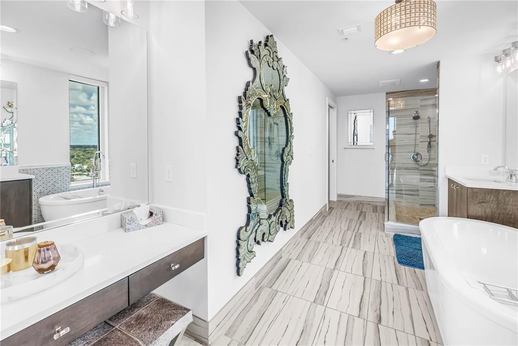 For Sale: $1,895,000 (3 beds, 3 baths, 2120 Square Feet)