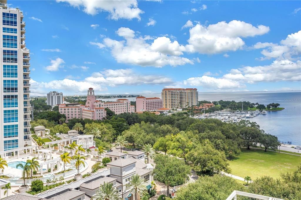 For Sale: $1,895,000 (3 beds, 3 baths, 2120 Square Feet)