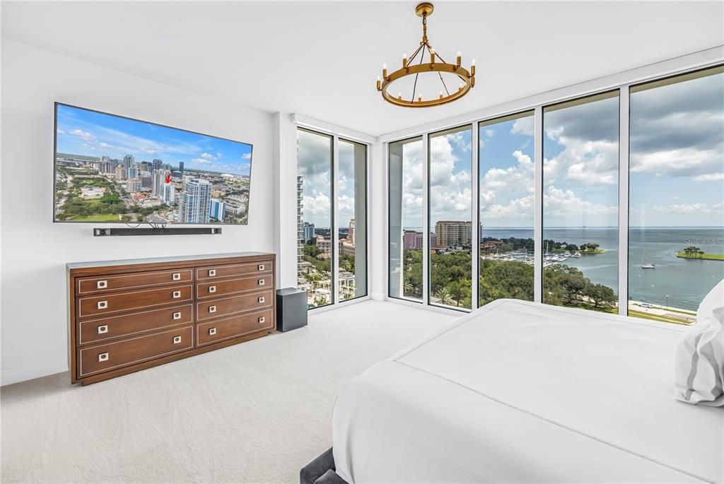 For Sale: $1,895,000 (3 beds, 3 baths, 2120 Square Feet)
