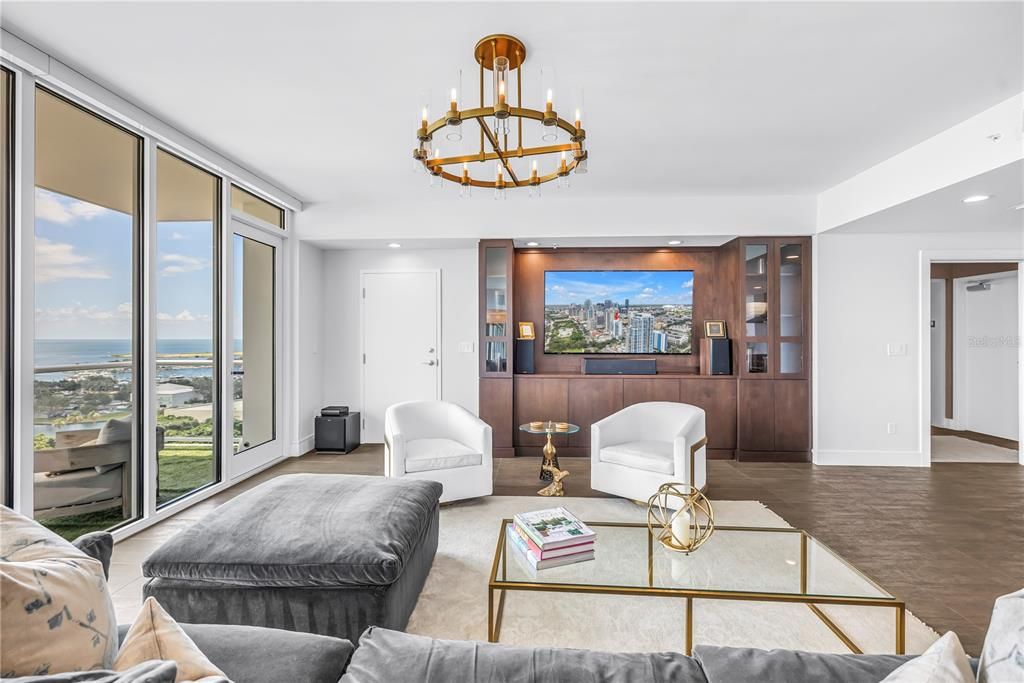For Sale: $1,895,000 (3 beds, 3 baths, 2120 Square Feet)