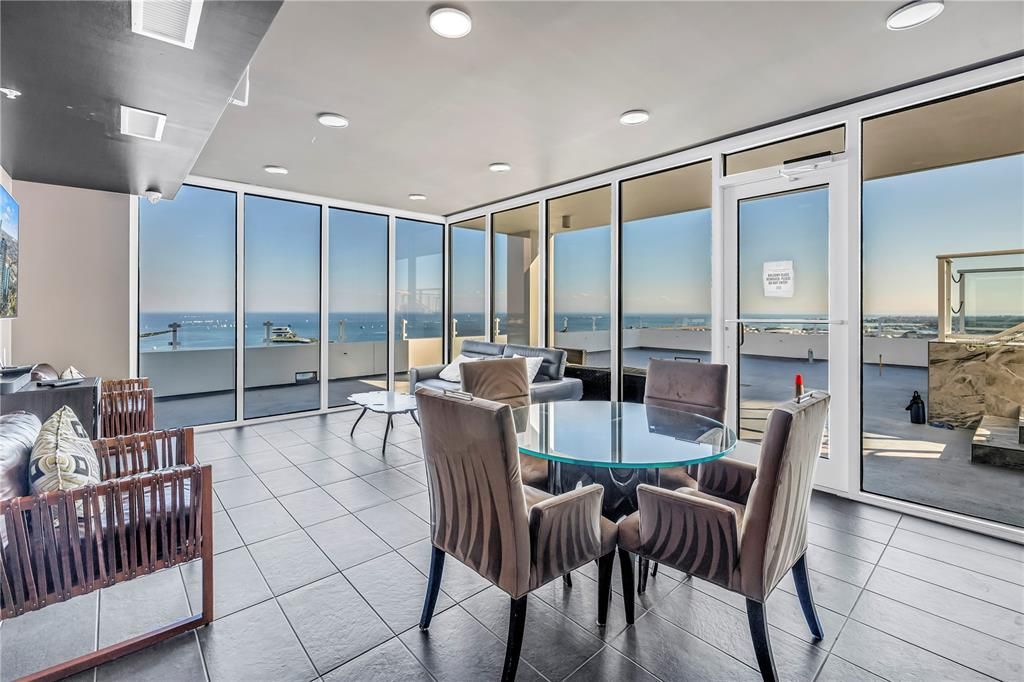 For Sale: $1,895,000 (3 beds, 3 baths, 2120 Square Feet)