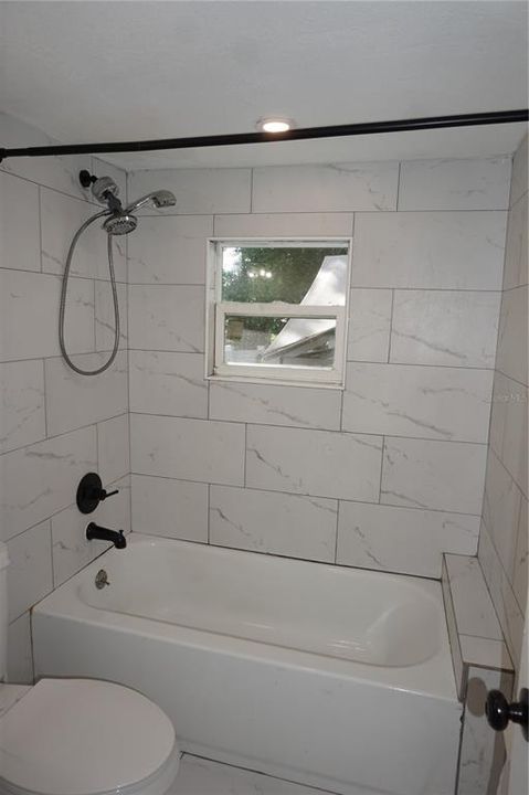 For Rent: $1,500 (2 beds, 1 baths, 868 Square Feet)