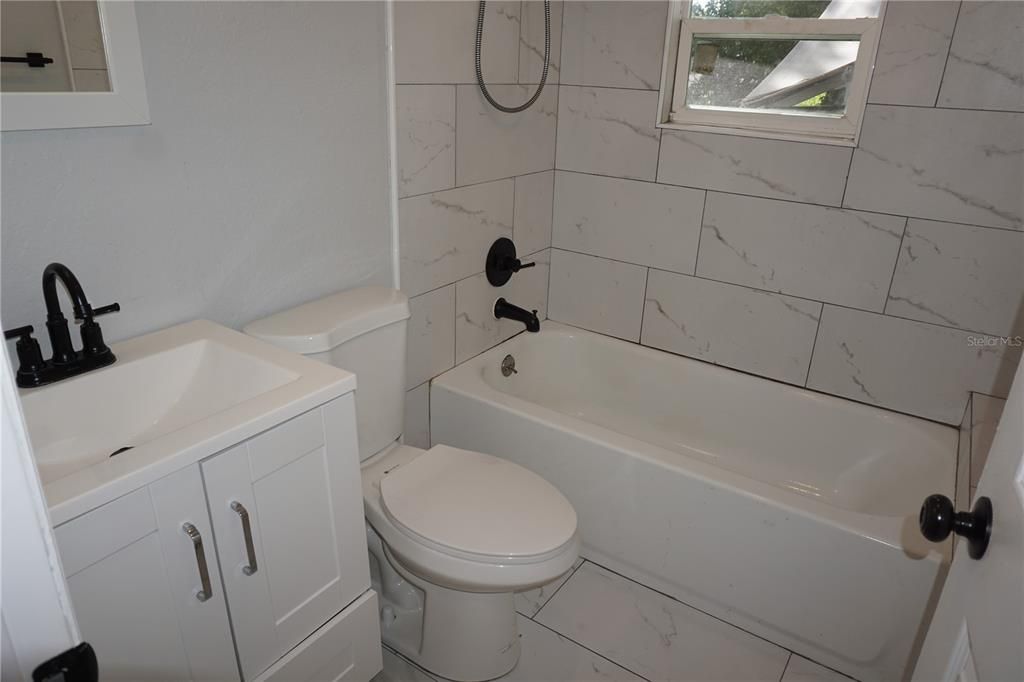 For Rent: $1,500 (2 beds, 1 baths, 868 Square Feet)