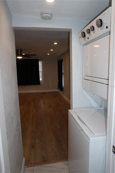For Rent: $1,500 (2 beds, 1 baths, 868 Square Feet)