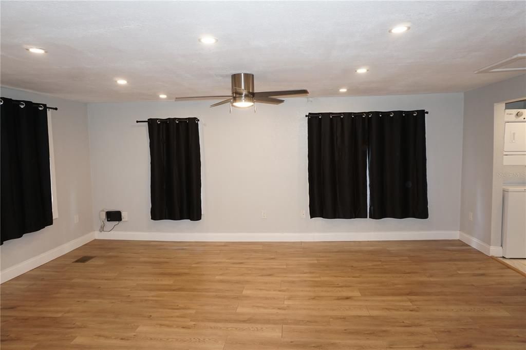 For Rent: $1,500 (2 beds, 1 baths, 868 Square Feet)