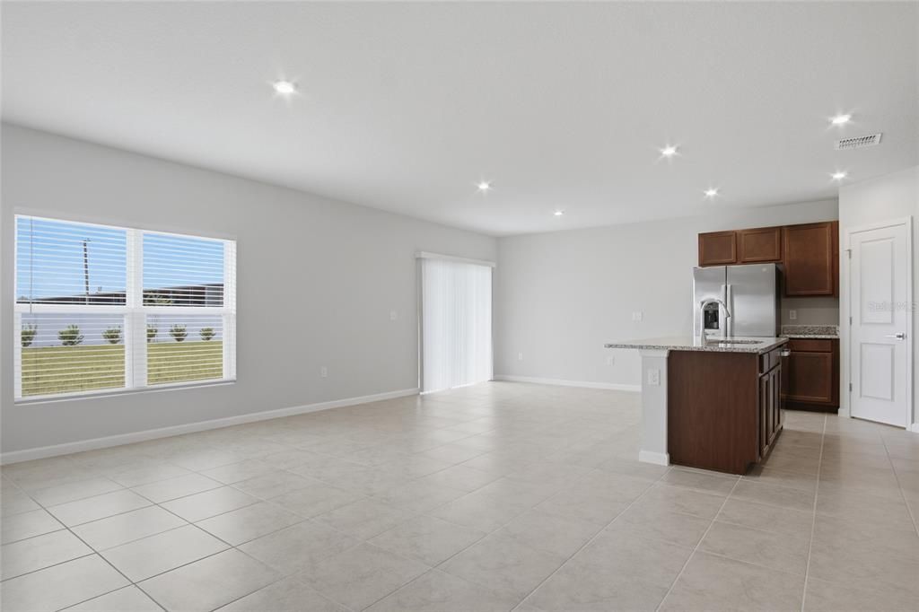 For Rent: $2,200 (4 beds, 2 baths, 1722 Square Feet)