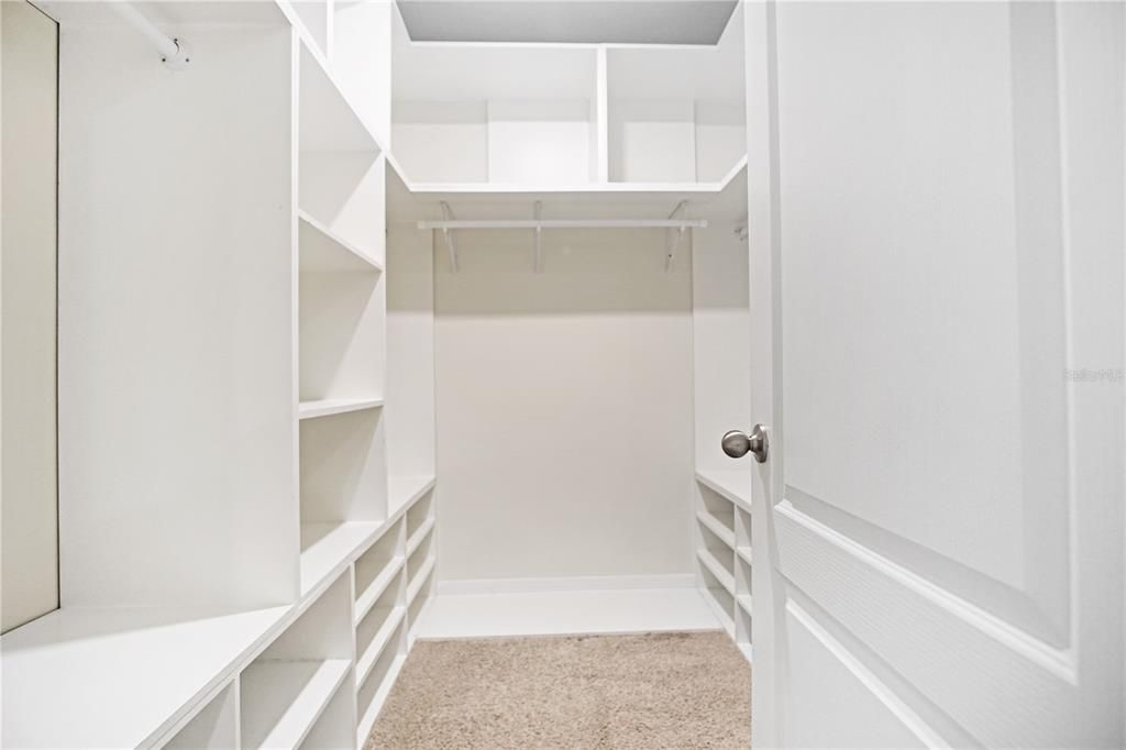 For Rent: $2,175 (4 beds, 2 baths, 1851 Square Feet)
