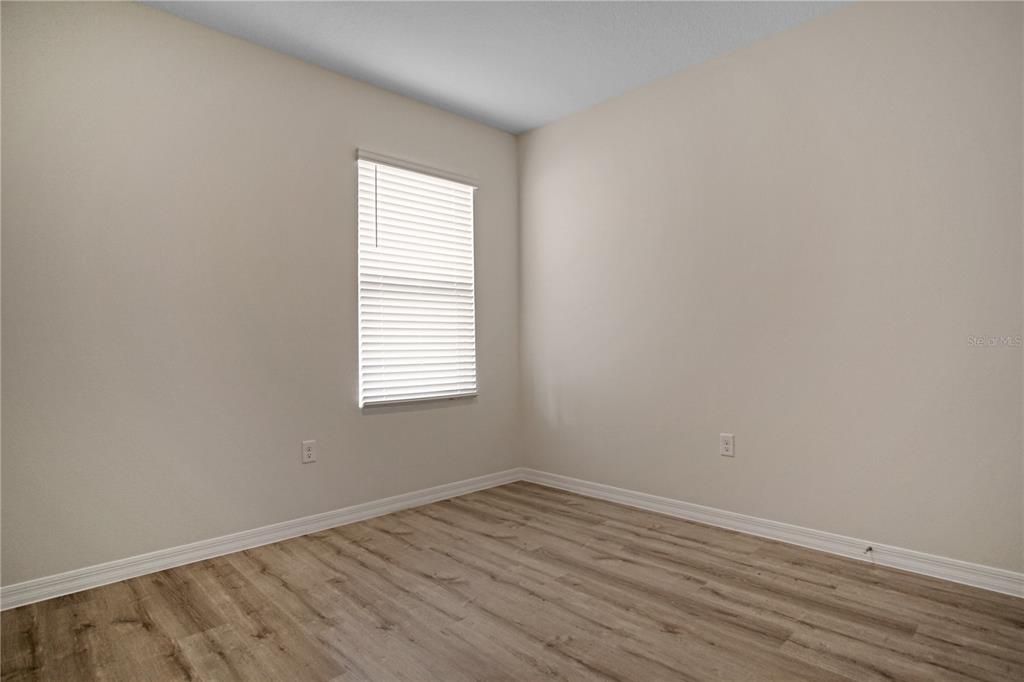 For Rent: $2,175 (4 beds, 2 baths, 1851 Square Feet)