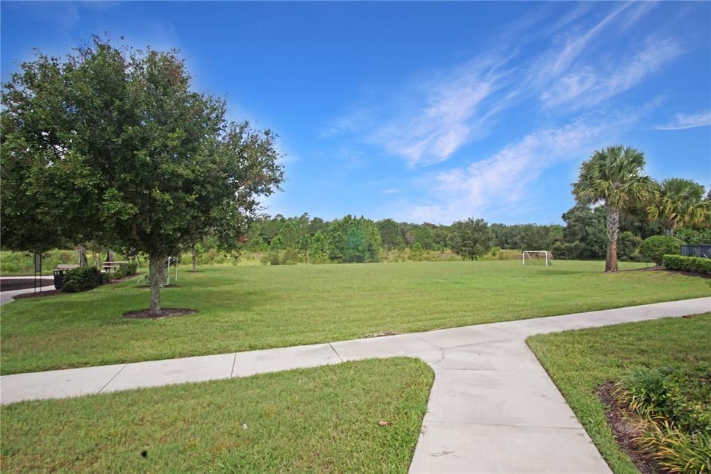 For Rent: $2,175 (4 beds, 2 baths, 1851 Square Feet)