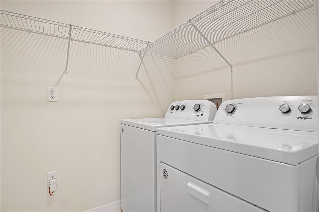 For Rent: $2,175 (4 beds, 2 baths, 1851 Square Feet)