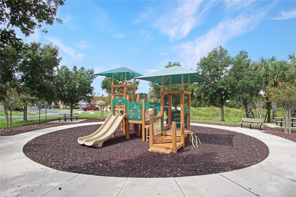 For Rent: $2,175 (4 beds, 2 baths, 1851 Square Feet)
