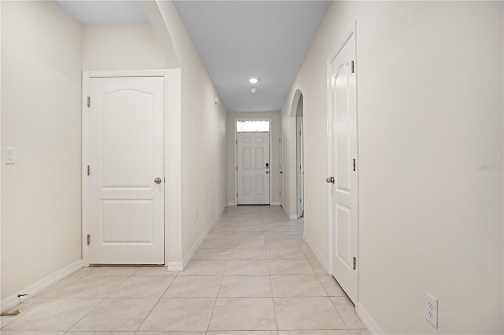 For Rent: $2,175 (4 beds, 2 baths, 1851 Square Feet)