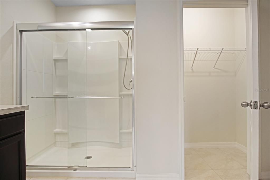 For Rent: $2,175 (4 beds, 2 baths, 1851 Square Feet)