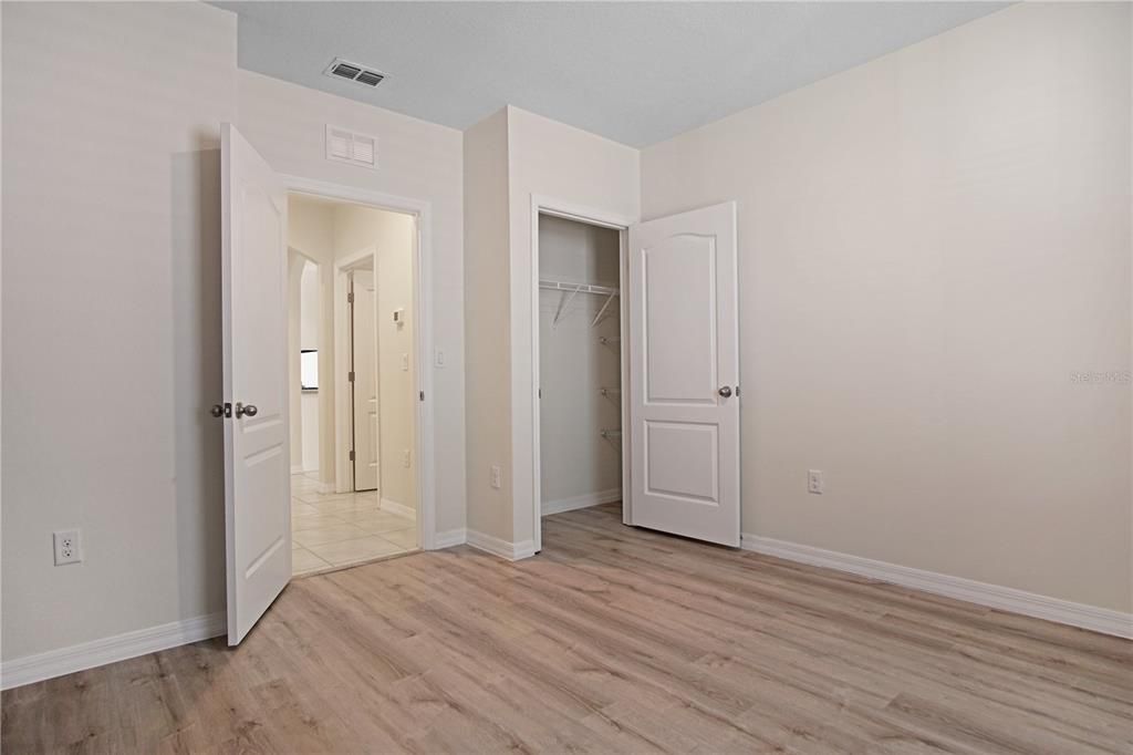 For Rent: $2,175 (4 beds, 2 baths, 1851 Square Feet)