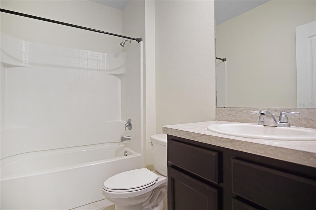 For Rent: $2,175 (4 beds, 2 baths, 1851 Square Feet)