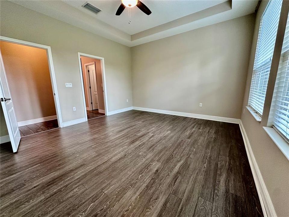 For Sale: $469,000 (3 beds, 2 baths, 1937 Square Feet)