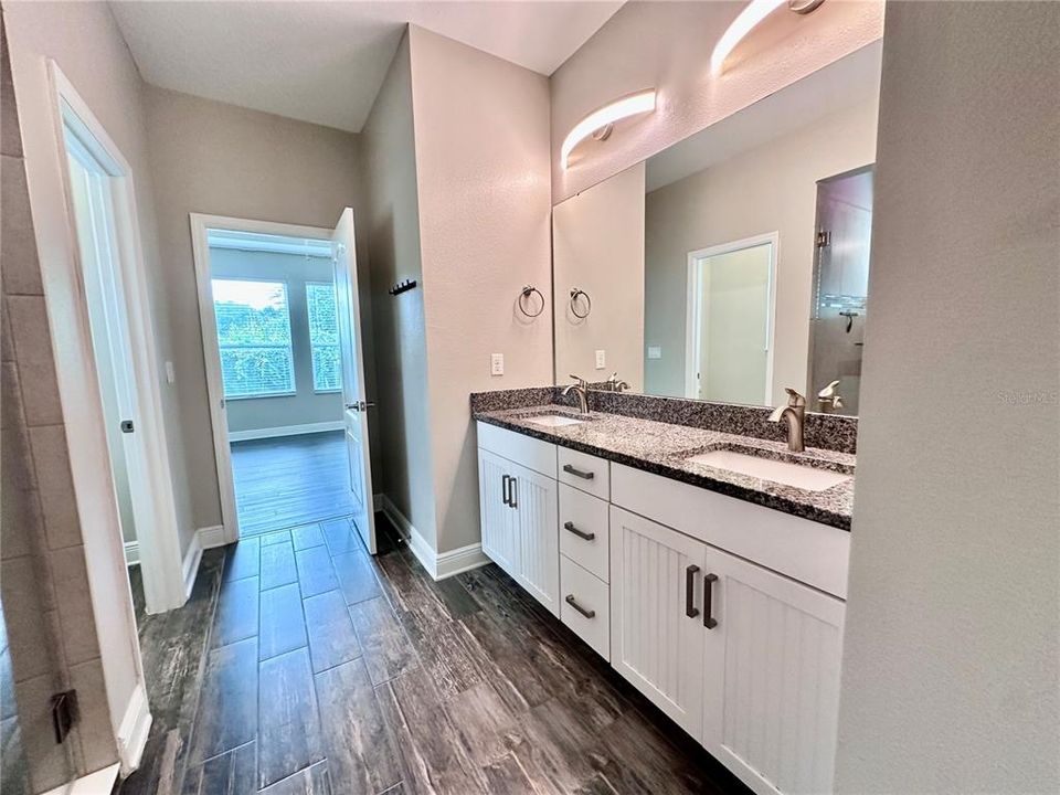 For Sale: $469,000 (3 beds, 2 baths, 1937 Square Feet)