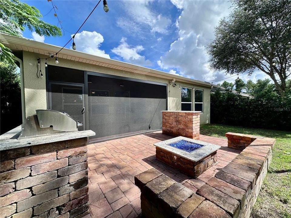 For Sale: $469,000 (3 beds, 2 baths, 1937 Square Feet)