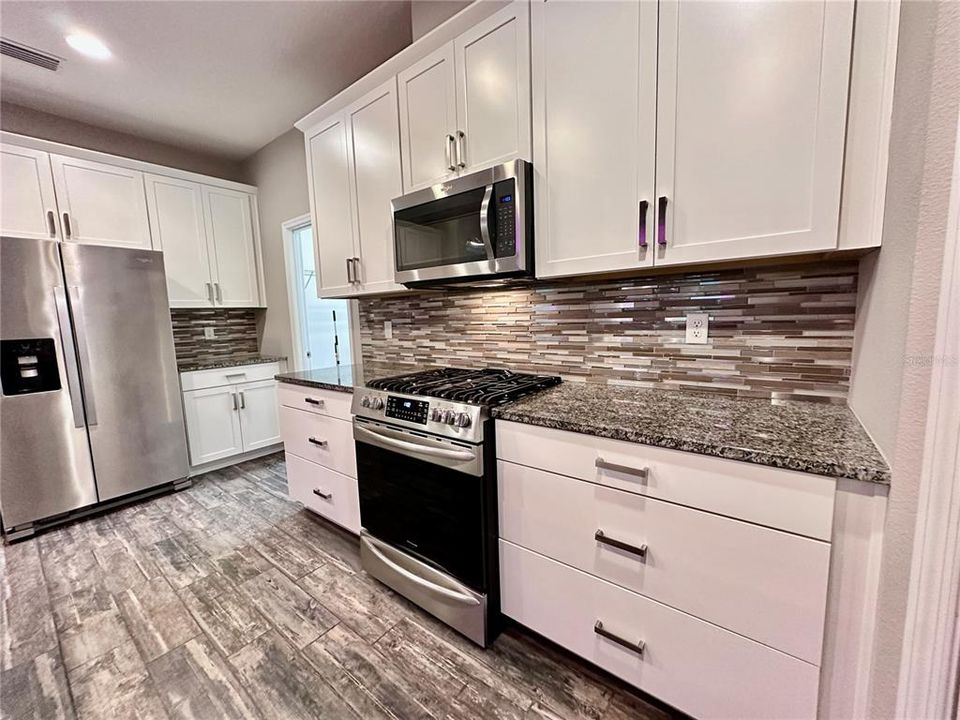 For Sale: $469,000 (3 beds, 2 baths, 1937 Square Feet)