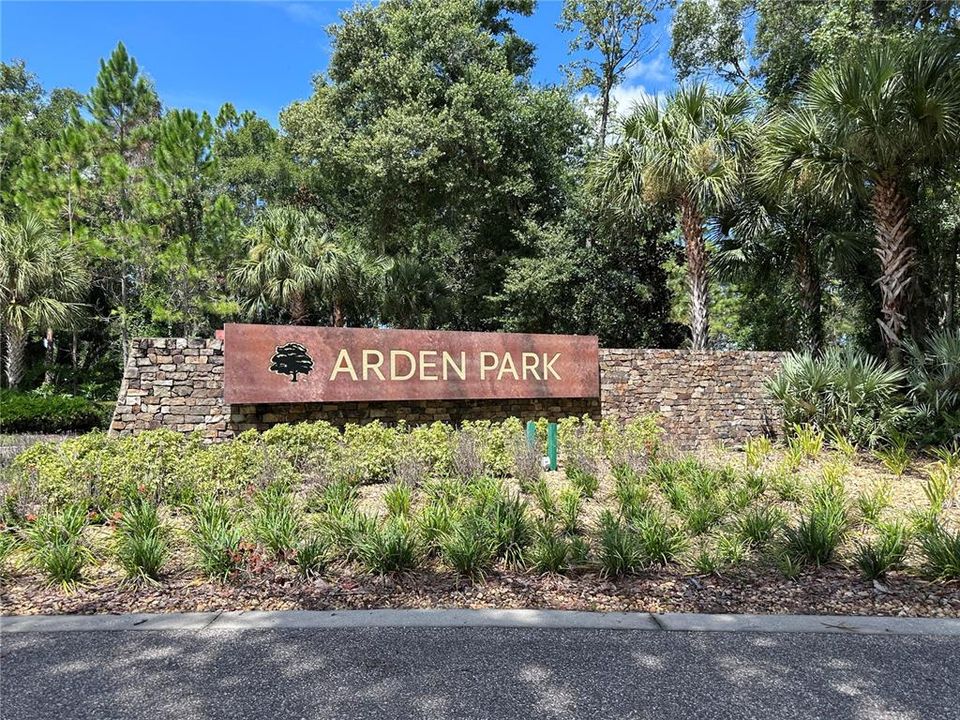 For Sale: $469,000 (3 beds, 2 baths, 1937 Square Feet)