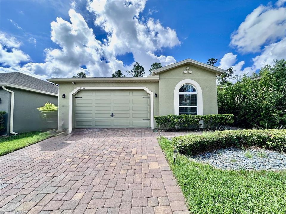 For Sale: $469,000 (3 beds, 2 baths, 1937 Square Feet)