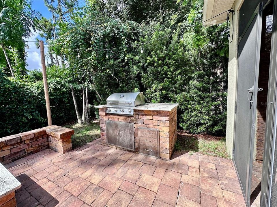 For Sale: $469,000 (3 beds, 2 baths, 1937 Square Feet)