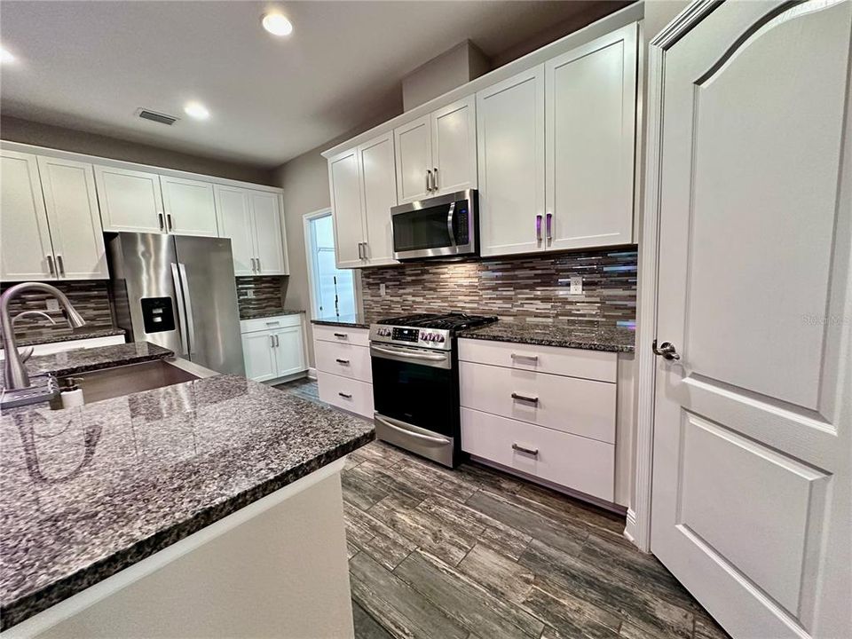 For Sale: $469,000 (3 beds, 2 baths, 1937 Square Feet)