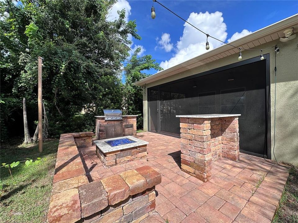 For Sale: $469,000 (3 beds, 2 baths, 1937 Square Feet)