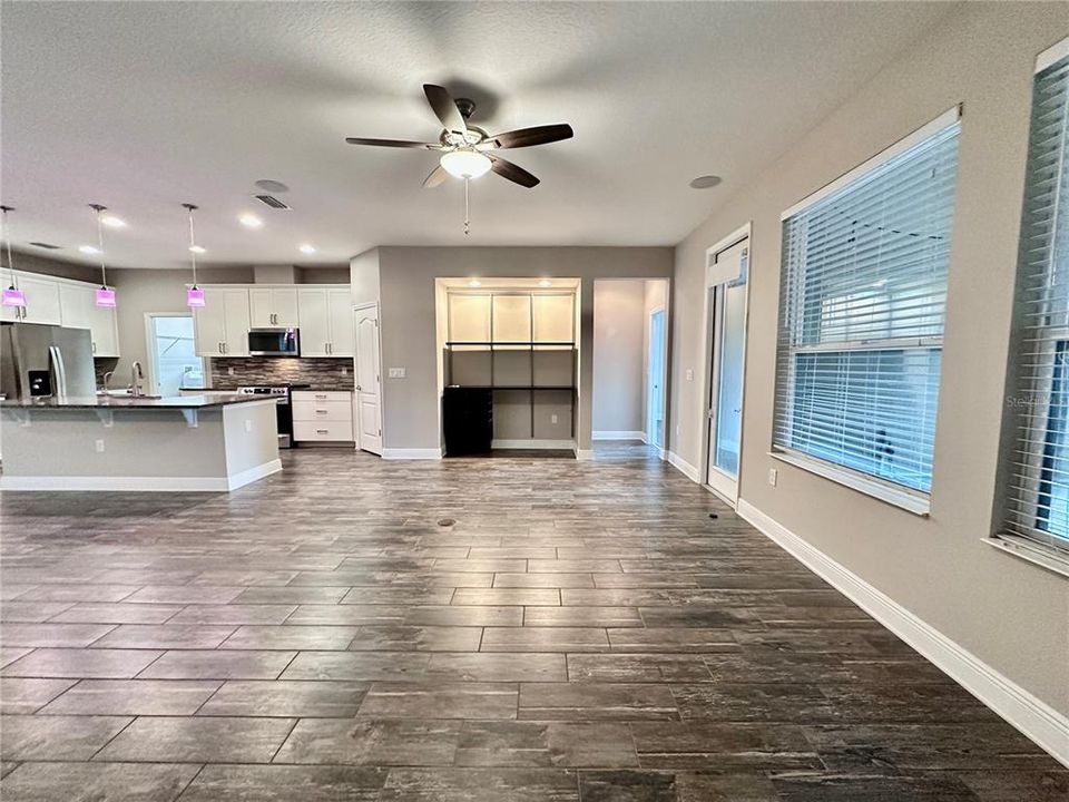For Sale: $469,000 (3 beds, 2 baths, 1937 Square Feet)