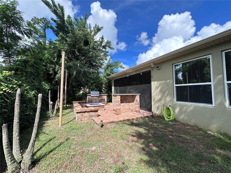 For Sale: $469,000 (3 beds, 2 baths, 1937 Square Feet)
